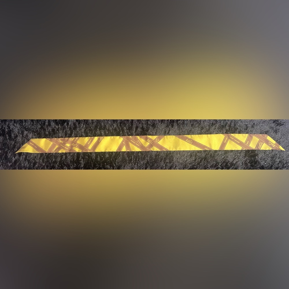 VINTAGE 100% Silk HERMES TWILLY RIBBON IN OLIVE GREEN/ BROWN PATTERN (NEW)